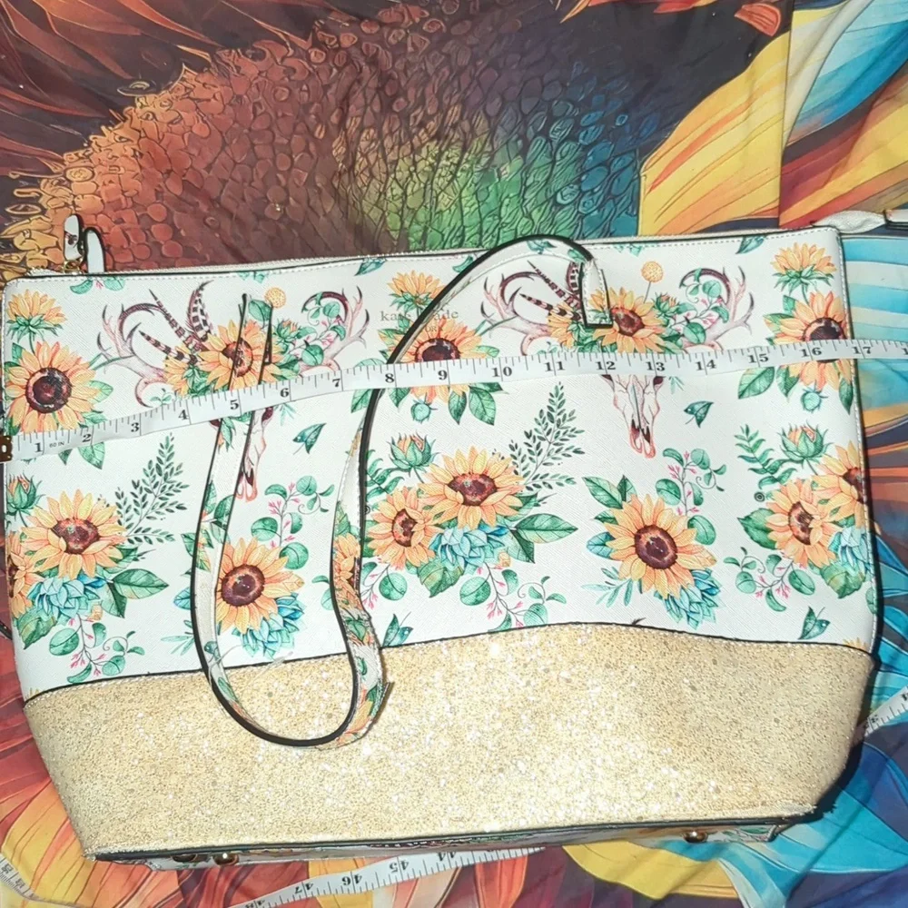 Well Used Kate Spade 🌻 Tote - Picture 6 of 17